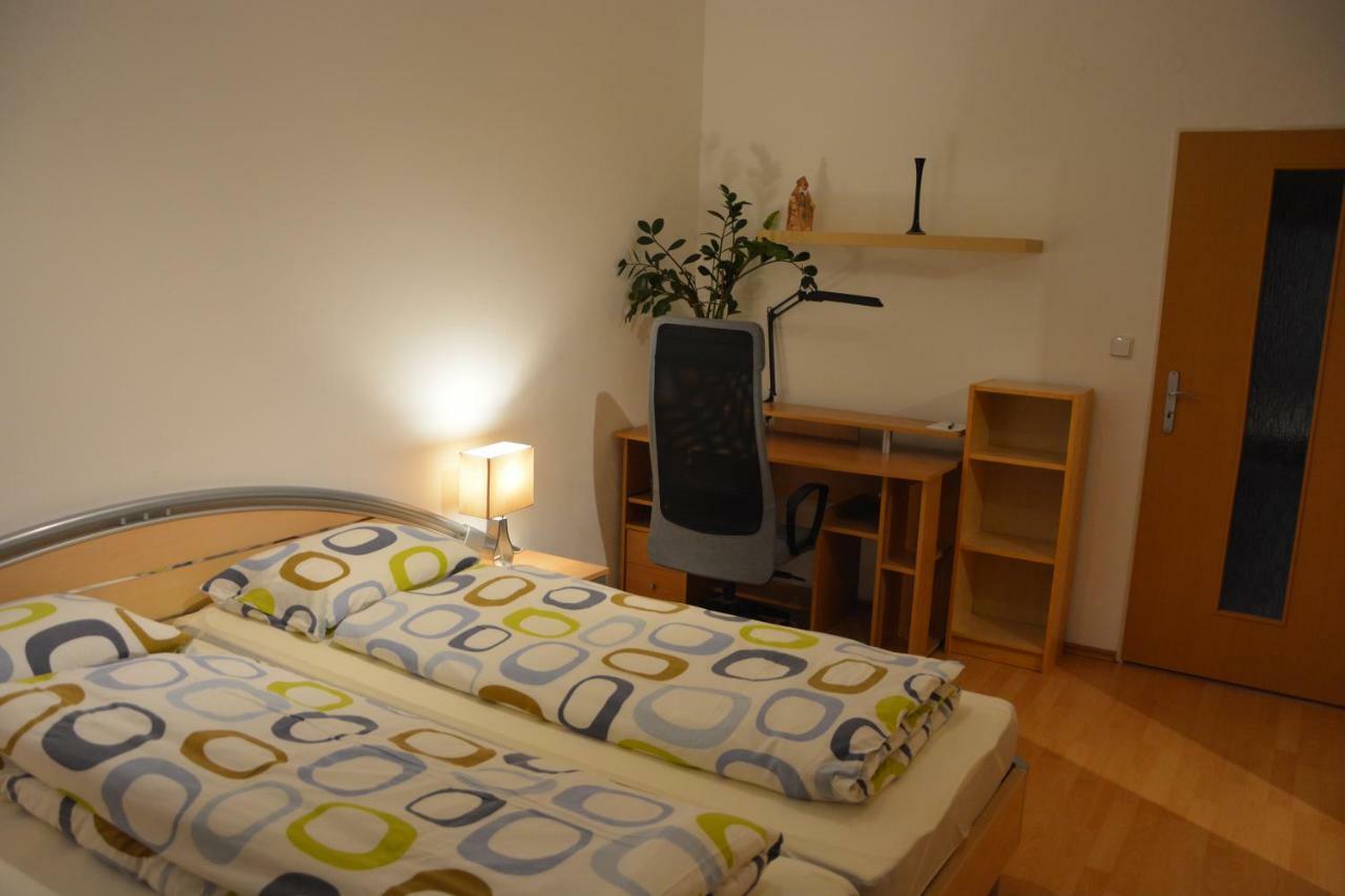 Apartman Zderadova Brno Exterior photo