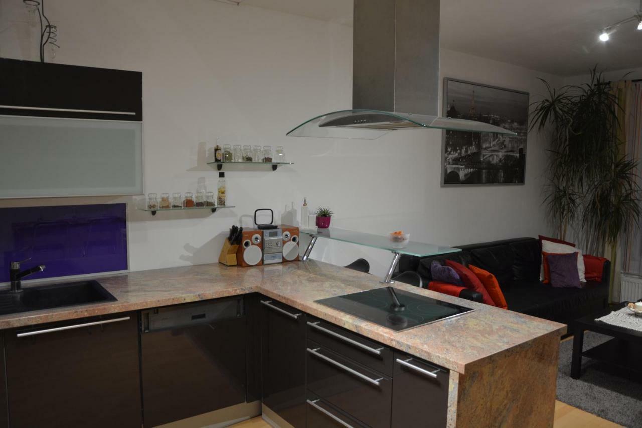 Apartman Zderadova Brno Exterior photo