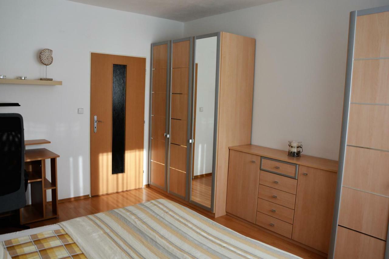 Apartman Zderadova Brno Exterior photo